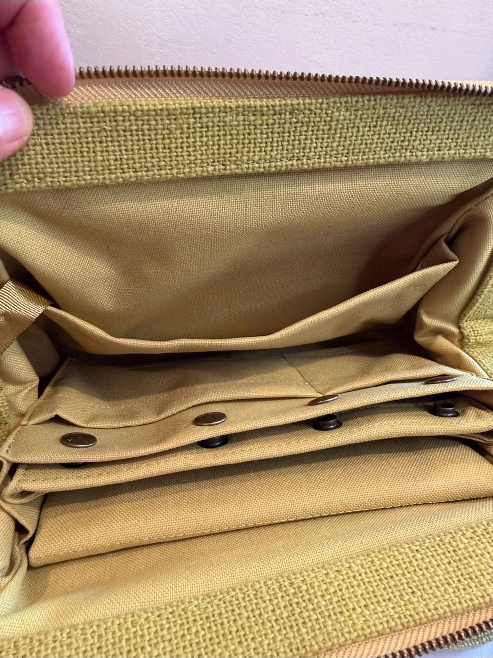Rare cake Petunia Pickle bottom clutch like new !